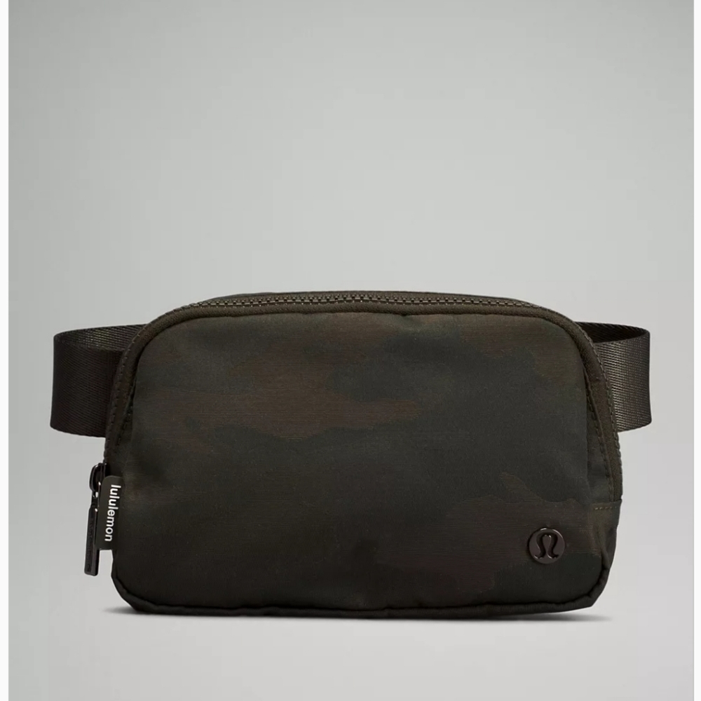 Lululemon Everywhere Belt Bag - Heritage Camo Olive Sargent Green